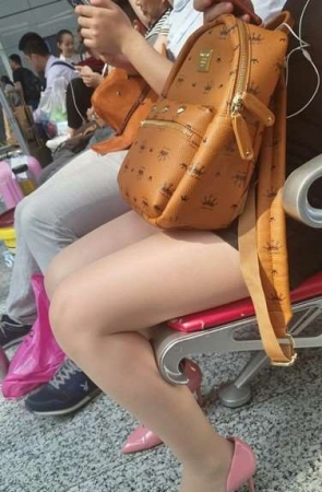 4k超清，韵味丝足美腿粉高跟少妇