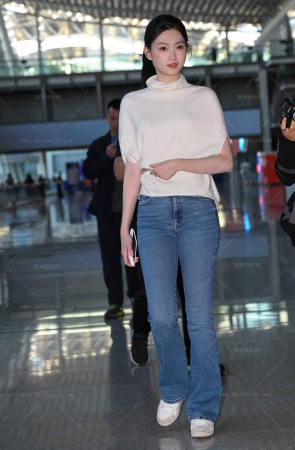 251124-38-117√刘诗淇穿牛仔裤太好看了吧套图+8k