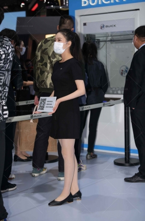 马尾辫肉色丝小姐姐