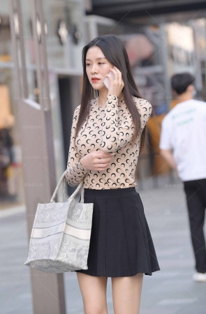 乖乖短裙很性感.240110-2-117 15P