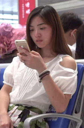 玲珑剔透的少女玉足，性感到法力无边