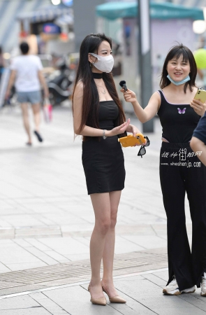 22827-22+83被采访的美腿小姐姐 17P