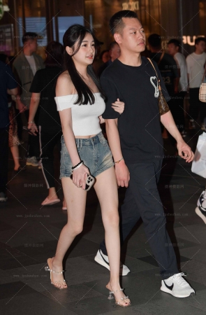 23520-38=75√时尚热裤美腿小姐姐 15P