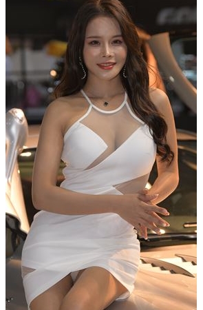 漂亮的白裙车模美女(58P)