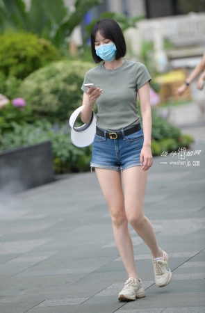 2282-4+80热裤女孩 19P