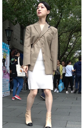 漂亮的白嫩气质小姐姐