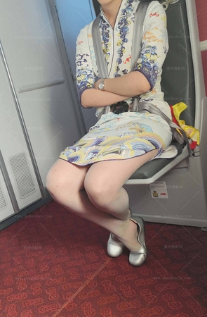 4K海航机上空姐对面低近视角灰丝开衩旗袍xing感