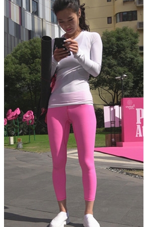 练瑜伽的粉色紧身裤小姐姐 《二》