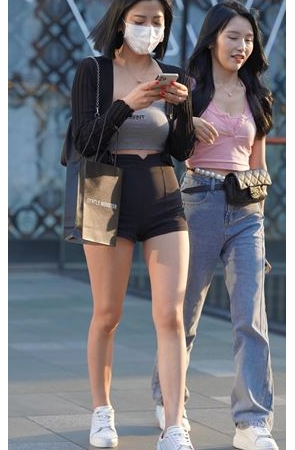 短发热裤月牙小姐姐(52P)