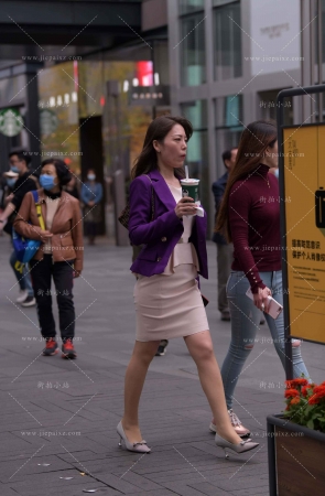 街拍包臀裙韵味成熟朲槭 [18P]