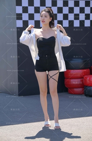 大长腿热裤美女 [21P]