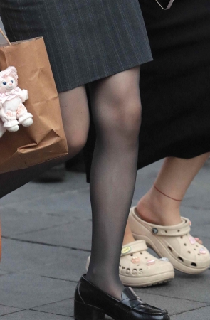 街拍黑丝职业装