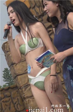 极品高挑身材长腿比基尼泳装美女