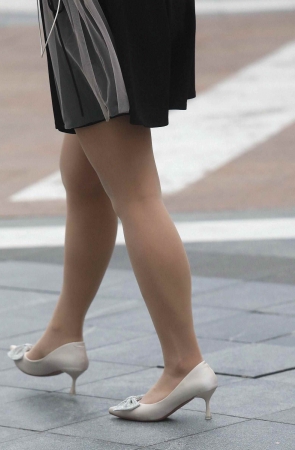 【珏一笑而过】诱惑肉丝街拍高跟shaofu