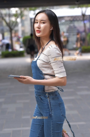 性感连体牛仔裤美女