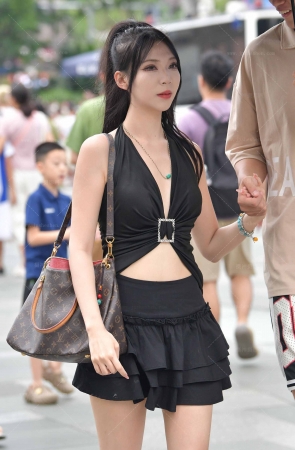 24822-7=59√性感美腿凉拖小姐姐 13P