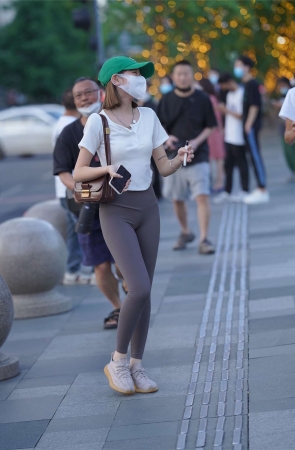 运动活力甜美MM