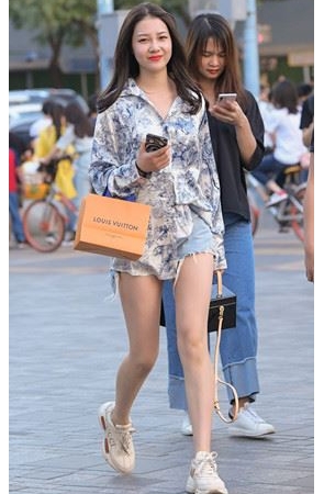 漂亮的美腿小姐姐(38P)