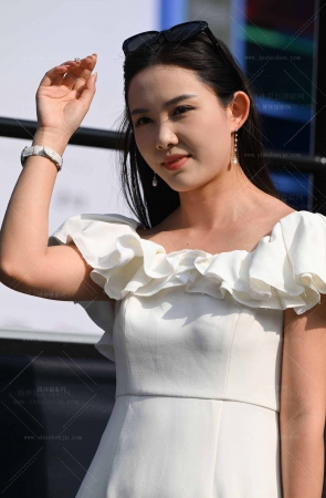 26329-4-78√上海时装周-靓丽肉丝高跟美少妇 10P