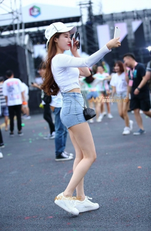 娇美身材爱自拍