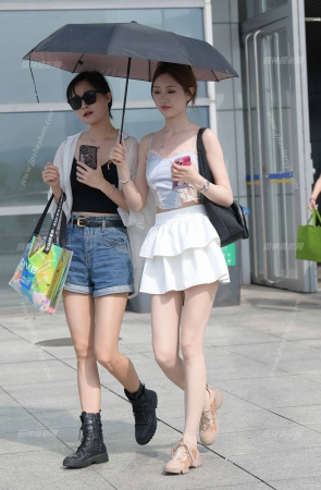 23613-28=88√白皙美腿小仙女，能和她同居就好了～ 18P