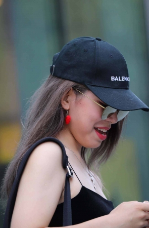 超紧身牛仔妹子第二套