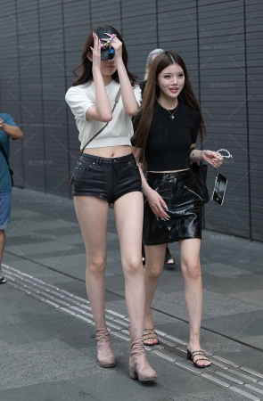 2484-13=72√热裤大长腿女生 13P