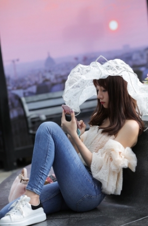 俩闺蜜，更偏爱紧牛小姐姐