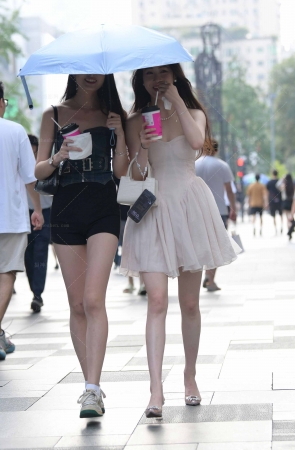 爱逛街的姐妹花。240224-9-71 14P