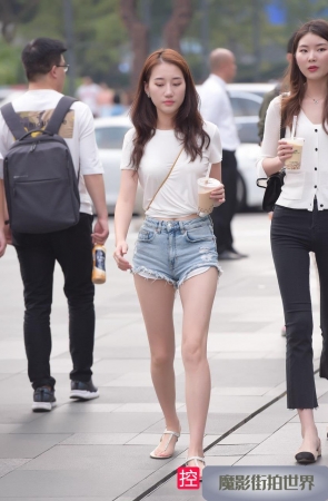 热裤美女3A494[1G]