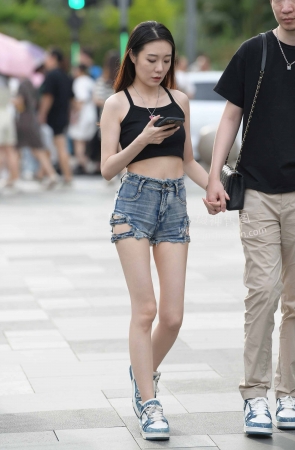 23610-29=61这热裤真好看～ 11P