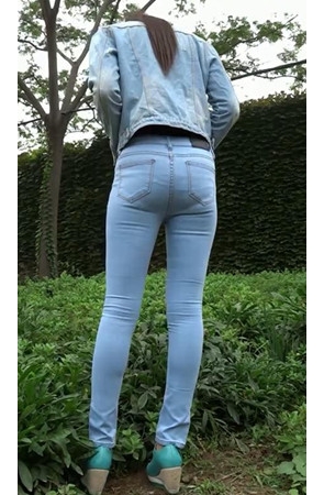 模拍牛仔装美眉