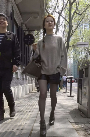 性感黑丝美腿成熟美女