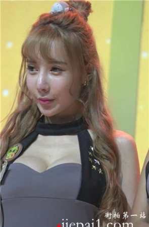 4k-甜美丰满的包臀裙showgirl