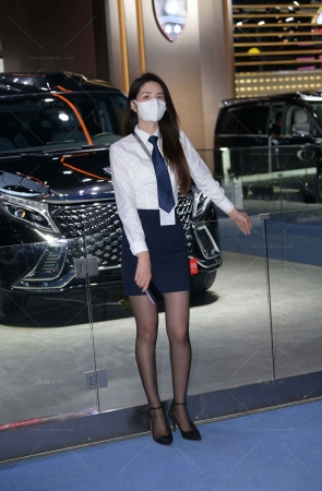 大长腿黑丝OL风的奔驰销售