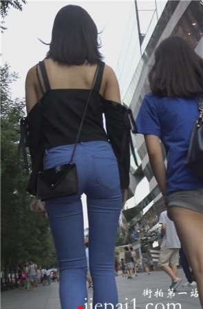 4k-青春活力紧身蓝牛美眉跟闺蜜逛街 [1.84 GB]