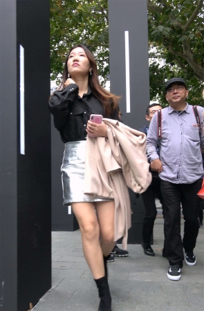 美腿皮裙性感气质漂亮美女