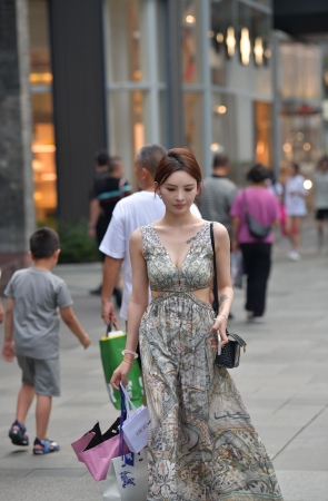 24821-6=45√靓丽深V小姐姐