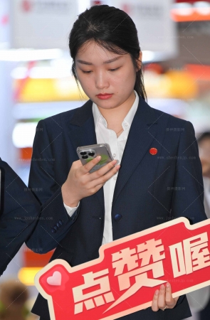 【摄神作品】25626-12√她叫你点赞噢～ 10P