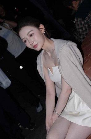 白裙美腿 [65P2V-2.80GB]