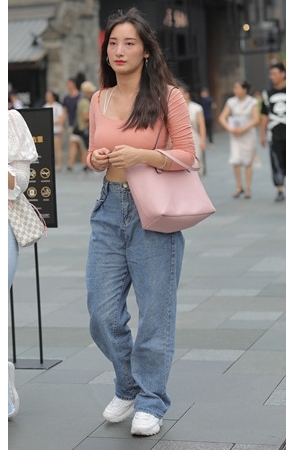 露腰的漂亮小姐姐(21P)[198M/JPG]