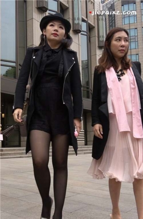 4K – 街拍成熟的黑丝女 [730 MB/MP4]