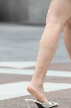 黑裙街拍高跟shaofu