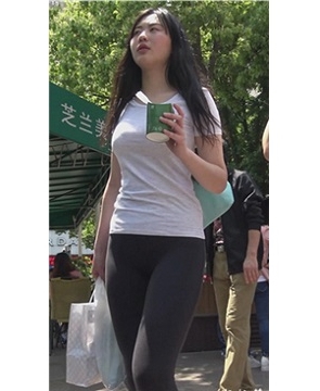 4k-街拍紧身运动裤美三角好身材的清纯美少女 [3.54 GB]