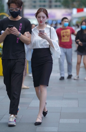 黑色职业裙美女