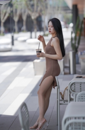 搭讪包臀裙美女