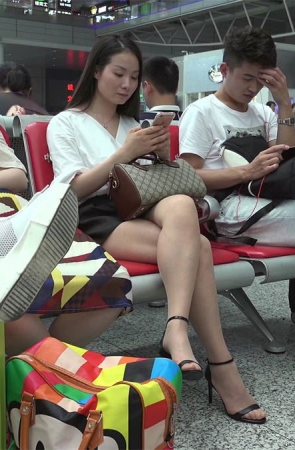 惊不惊喜，意不意外？一双薄到极致的透明长丝差点晃了我的眼