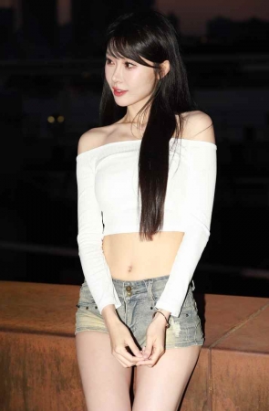 清纯甜美热裤美腿 [151P-1.10GB]