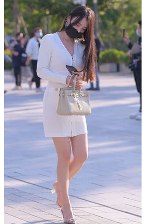 白裙美腿小姐姐(38P)