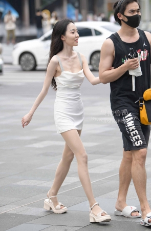 22724-9+114低胸，丝袜，白皙女友 14P